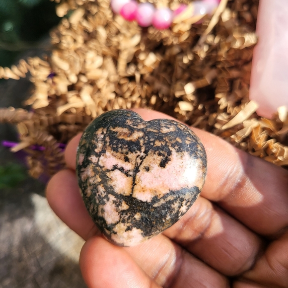 Pink Crystal Collection / Agate Necklace / Jade Bracelet / Rose Quartz Tower - Picture 5 of 6